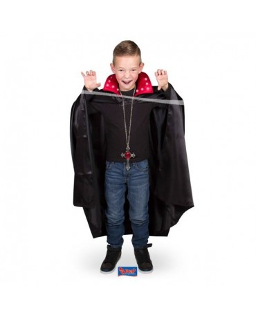 Čierny plášť s červeným golierom